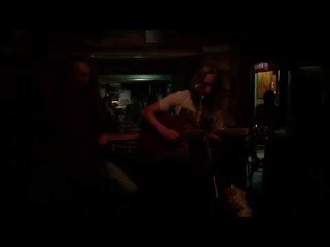 Evo ovu rumen ružu - Emir Hot i Djusi Kovač