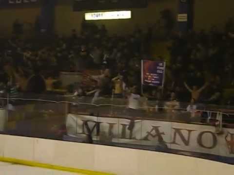 Siamo la CURVA DEL MILANO (Stile Barra Brava)