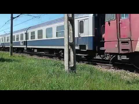 Tren R5606 Suceava Nord - Iași sosește în Verești