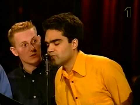 Johan glans kräftskiva med hjälp av David batra, Måns möller och Thomas järvheden.