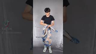 Download lagu how to: style with kain batik (cara pakai kain lilit batik) mp3