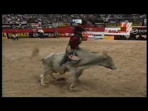 Justin McBride vs Nitro - 00 PBR Finals (88 pts)