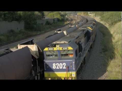 Coal Trains Cross in NSW - 82 Class & G Class Locomotives