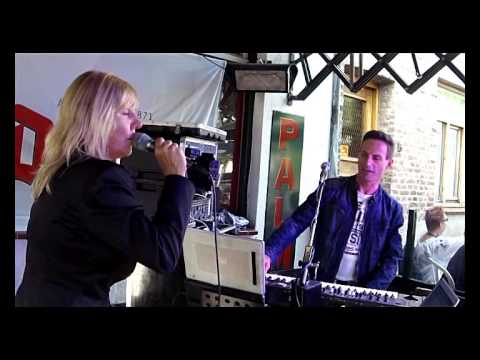 Hurricane-Two - Live opgenomen voor Cafe Cramignon in Eijsden (b)