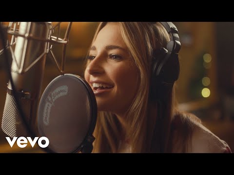 Middle Of Nowhere - Erin Kinsey