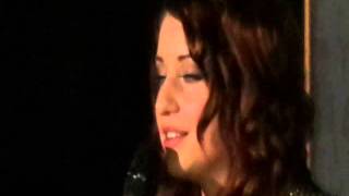 Maja Keuc (predstavitev videospota You're a Tree and I'm a Baloon)