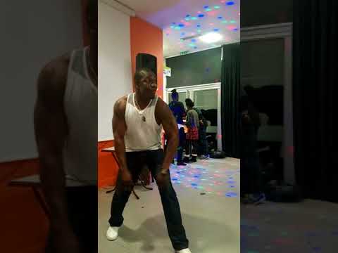 Ziguehi rétro à Nantes... Demo du Yang dance BY vecho yang