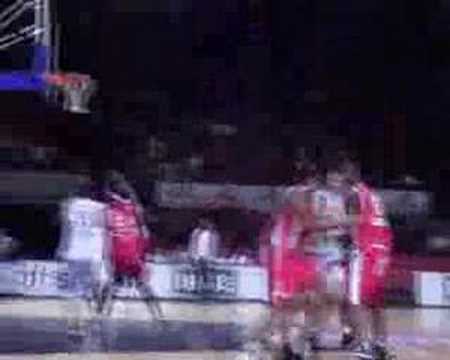 35 03-10-07 BvB BCO-Ninane - Score + fout op Davis na assist