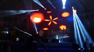 Los Amigos Invisibles - Mujer Policía/Ultrafrunk (En Vivo)