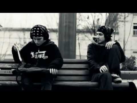 Airplanes/Unmei - B.O.B. feat Hayley VS Magnus Mefisto feat. Hitomi