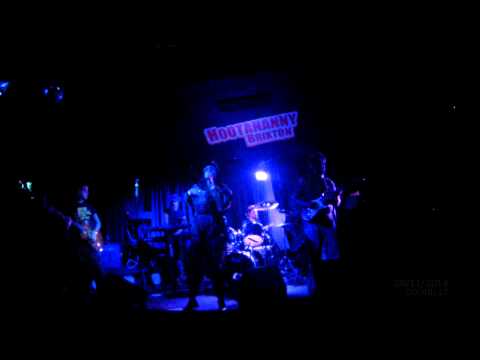 Sister Aisha & The Roots Defender Band - Do You Know (Live @ Hootananny)