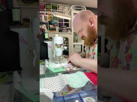 Fazendo uma almofada de Natal - padrão grátis da Leela Boutique (temporada de doações)