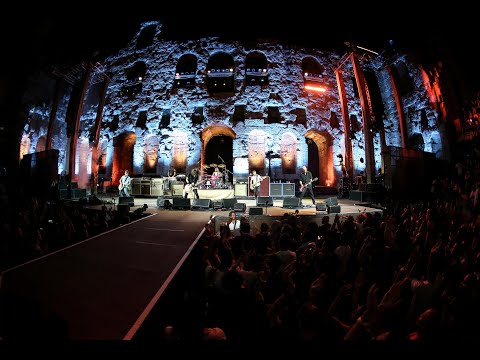Landmarks Live in Concert-Foo Fighters Live at the Acropolis. Behind the scenes show