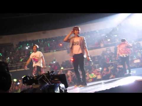 140906 B1A4 - Pretty @ Roadtrip Manila