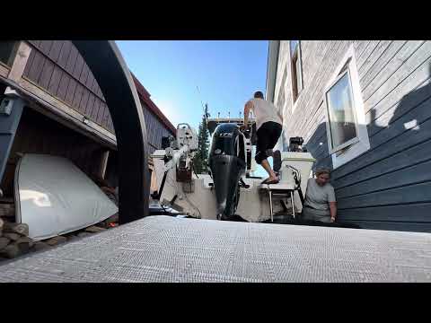 Yamaha outboard motor rigging installed and first start