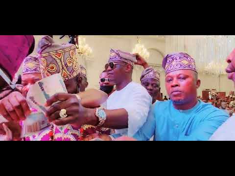 Ogun Philatropist Ibrahim Dende and his Powerful Friends rock Yinka  Aiyefeles  Stage