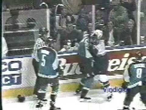 Owen Nolan vs Marc Bergevin
