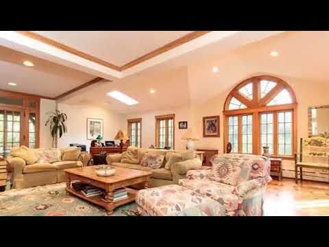 118 Hundreds Road, Wellesley, MA - Listed by Debi Benoit