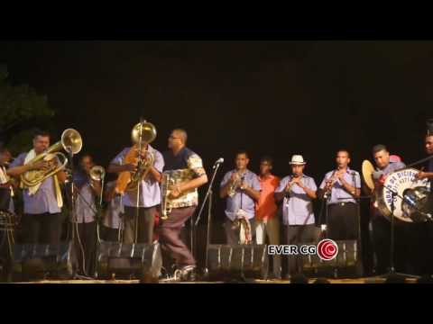 Los tiempos de la cometa,  Banda 8 de diciembre de Soplaviento