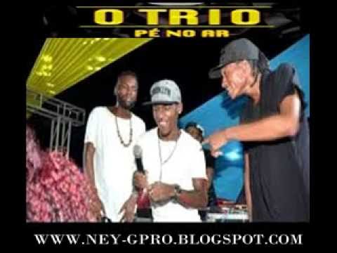 Pé No Ar - Baixinho Requentado, Piploy Pipas & Salada Russa [Audio Oficial] 2016