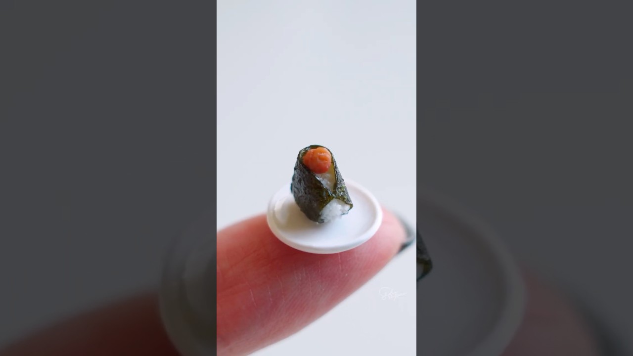 Clay Art | Miniature Pickled Plum Onigiri | 粘土でつくるミニチュアの梅干しおにぎり #miniaturefood  #miniature  #ミニチュア