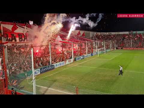 "Recibimiento hinchada de Instituto vs Defensores de Belgrano ¡LA GLORIA A LA FINAL !" Barra: Los Capangas &bull; Club: Instituto