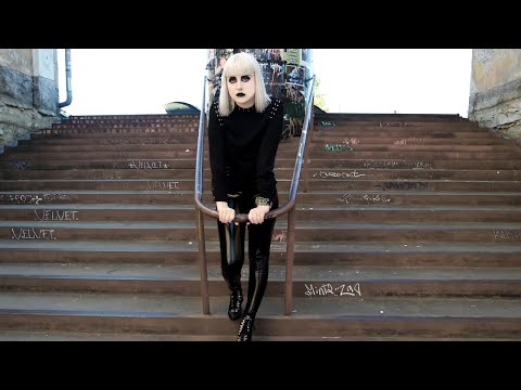 Suzi Sabotage - Frenzy