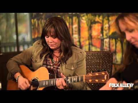 Folk Alley Sessions at 30A: Wine, Women & Song - "Hammer and Nail"