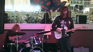 DZ Deathrays- Gebbie St