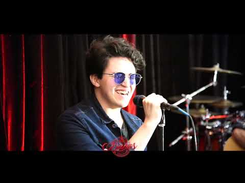 Con La Falta Que Me Haces - Grupo Los Búhos Oficial