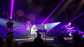 Frei.Wild - Verbotene Liebe, Verbotener Kuss Live mit Sängerin Tanja Wachtler