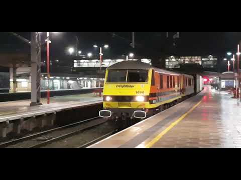 4M87 - FL90s - Freightliner Class 90s, 90047 and 90008 on the Felixstowe to Trafford park today 17-1