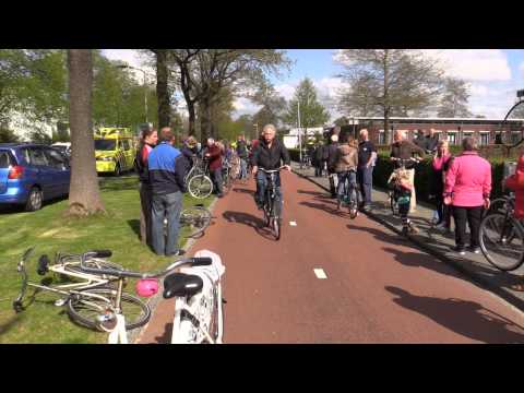 Traumateam ingezet voor gevallen vrouw van elektrische fiets in Leek