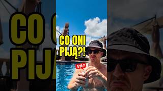 CO ONI PIJĄ?! 🍺🤯 Wielki test kambodżańskich piw w basenie! #piwo #kambodża #podr