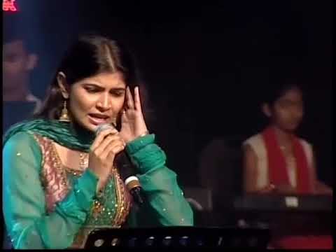 singer Chinmayi for enadhuyire song live performance..