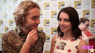 Adelaide Kane, Toby Regbo & Megan Follows pour Perez Hilton