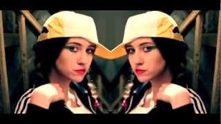 HOLLY BLUE - Lookin&#39; Back