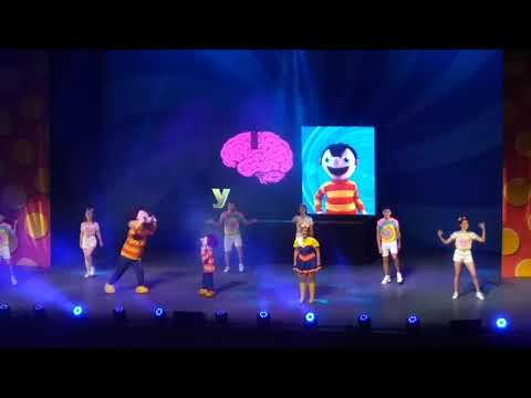 el baño, Bely y Beto en vivo