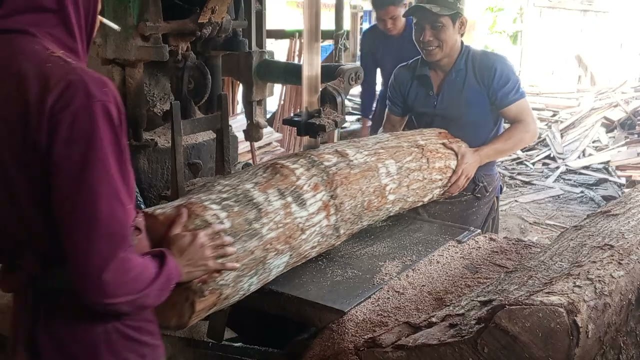 WOWW PERDANA, UTAMAKAN BALKEN KAYU MAHONI