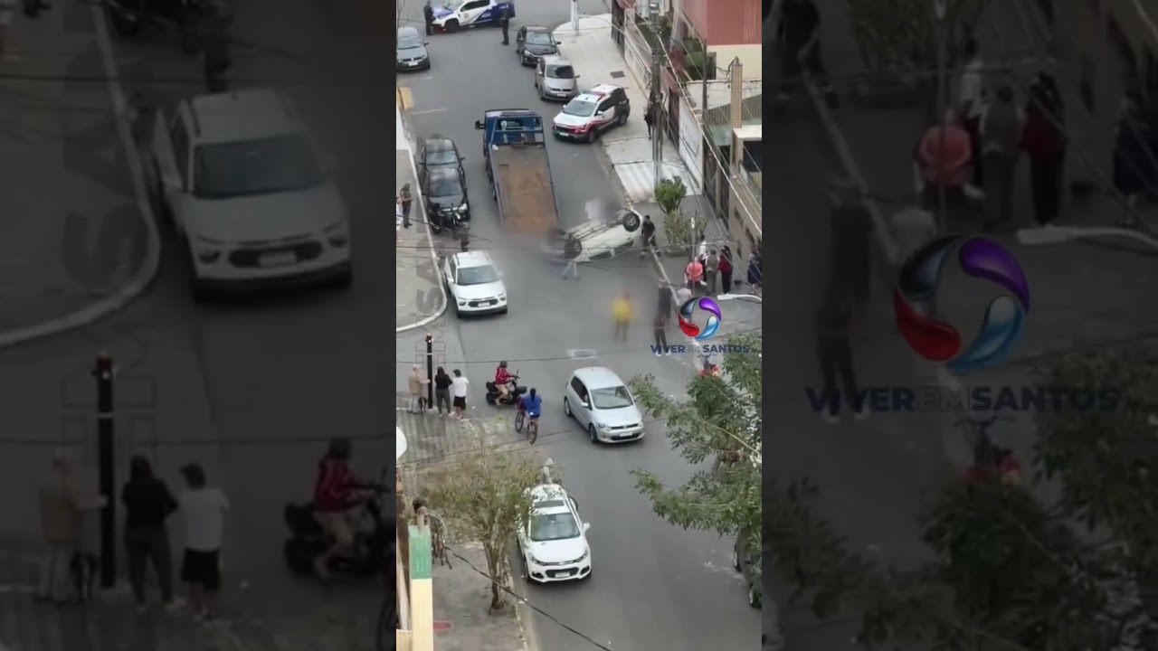 Veículo capota na Vila Tupi, em Praia Grande.