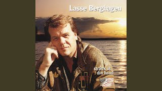 Kadr z teledysku Du vandrar som oftast allena tekst piosenki Lasse Berghagen