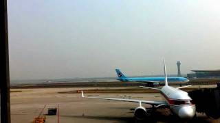 preview picture of video 'Air Koryo Tu-200 vs. Korean Air A330'