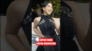 Download lagu senyum manis cantika nuswantoro adella #dangdut #akunrandom #hiburan #adella mp3