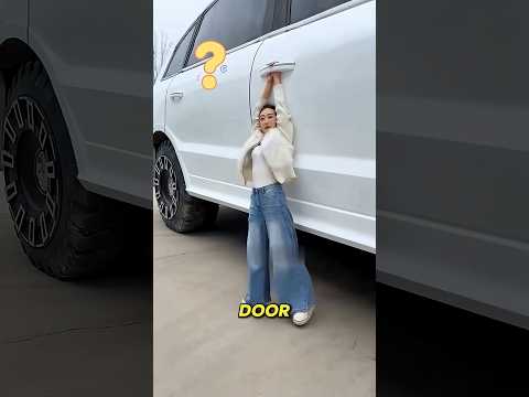 This_woman's_car_is_huge!_🚗😲