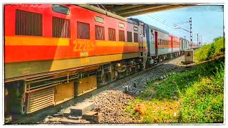 preview picture of video '22512 Kamakhya - Mumbai LTT Karambhoomi Express with MGS WAP-4'