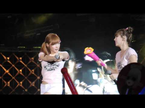 100911 SNSD Taeyeon Adorkable Taeng dancing @ SMTown Shanghai 2010