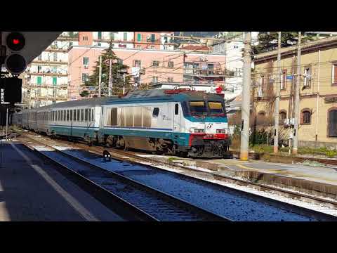 Intercitynight con la E402A 011 in arrivo a Salerno