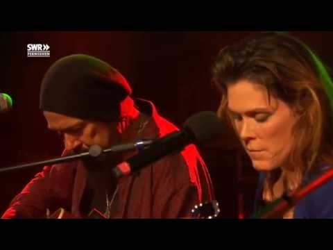 Miniatura de YouTube - Isolation (Live)