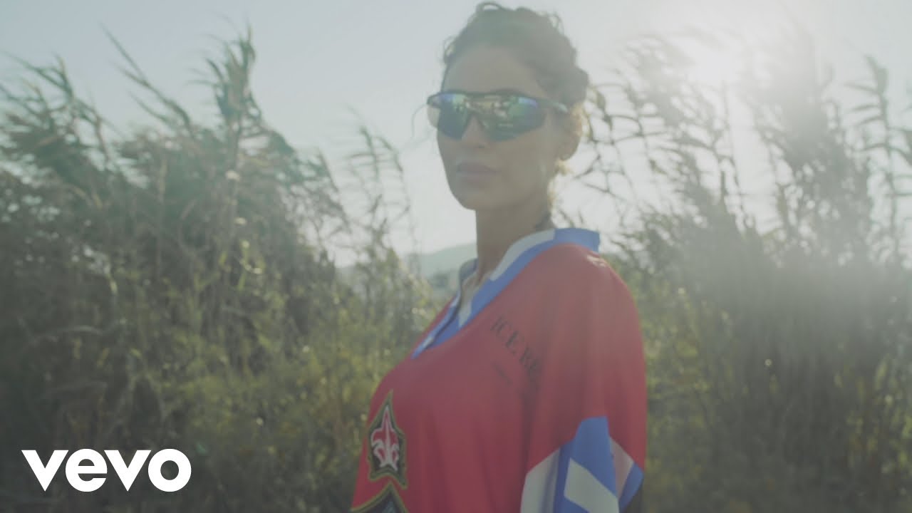 Anna Tatangelo — Tutto Ciò Che Serve