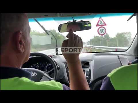 Report TV - Ndjekje si në filma! Shoferi me 'ML' i ikën policisë së Elbasanit por kapet